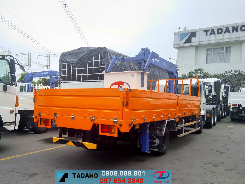 Xe tải cẩu Hino 5 tấn gắn cẩu Tadano 3 tấn có rổ treo nâng người lên ...